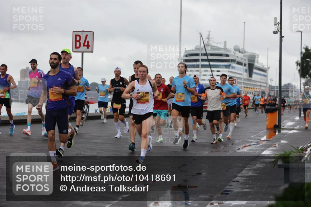13.09.2026 - Kiel Lauf Andreas Tolksdorf http://msf.ph/oto/10418691 13.09.2026 10:57:12 Kiellinie 272, 4, 3309, 54, 3194 meine-sportfotos.de