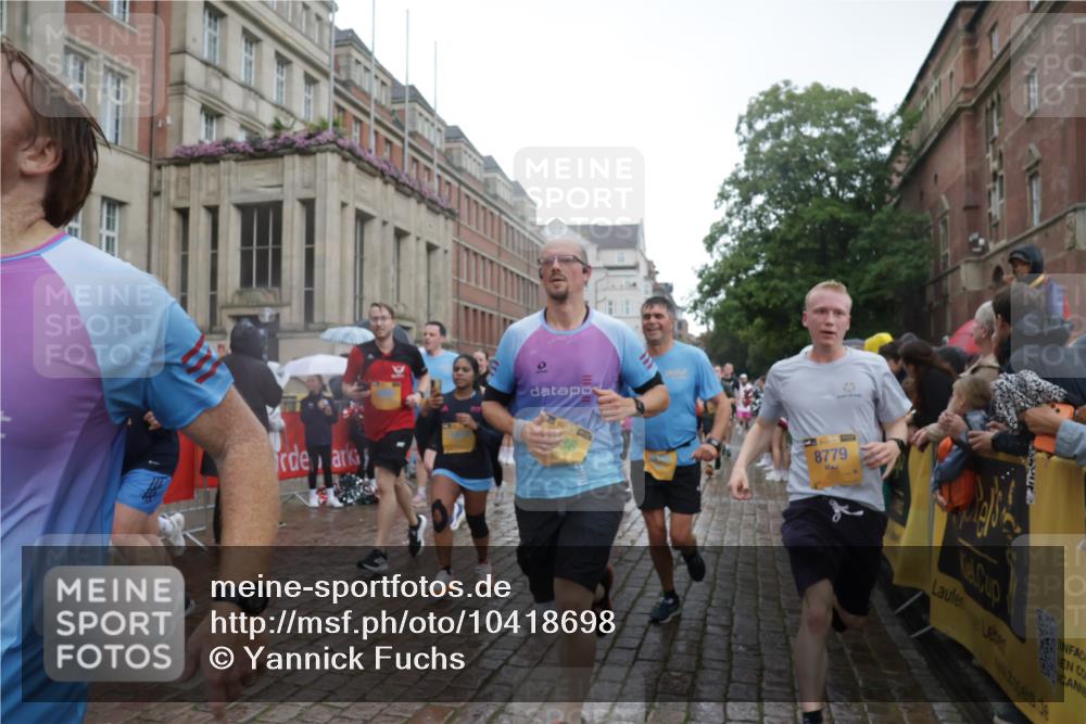 13.09.2026 - Kiel Lauf Yannick Fuchs http://msf.ph/oto/10418698 13.09.2026 10:50:52 Ziel 715, 2029, 2578, 2772, 3238, 3295, 4279, 4354, 5426, 5430, 5992, 7224, 7314, 8105, 8215, 8848, 9092, 9508, 9599, 9689, 9798, 10028, 10029, 10198, 11454, 11960, 12608, 177, 213, 274, 395, 576, 807, 835, 952, 1124, 1737, 1779, 1904, 1921, 1980, 2521, 2530, 3032, 3214, 3216, 3436, 3737, 3769, 3929, 4270, 4875, 4922, 5100, 5426, 5430, 5456, 5549, 5800, 6127, 6666, 6864, 7229, 7266, 7520, 8105, 8131, 8768, 9599, 10192, 10198, 10391, 10968, 11684, 12092, 12262, 3214, 3216, 3436 meine-sportfotos.de