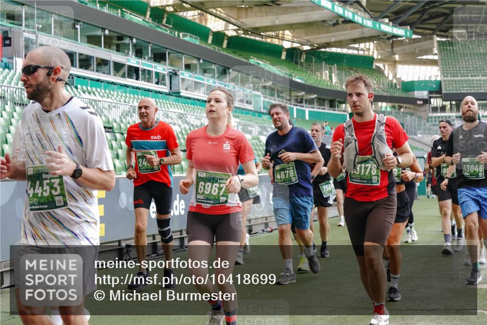 13.09.2026 - 21. swb-Marathon Bremen Michael Burmester http://msf.ph/oto/10418699 13.09.2026 13:20:43 Laufen im Stadion 333, 423, 464, 512, 620, 704, 782, 938, 1066, 1129, 1156, 1158, 1177, 1316, 1409, 1439, 1446, 1676, 1697, 1756, 1808, 1815, 1846, 1916, 2010, 2028, 2064, 2139, 2201, 2240, 2258, 2278, 2315, 2349, 2394, 2395, 2414, 2417, 2437, 2501, 2519, 2533, 2551, 2588, 2626, 2689, 2694, 2695, 2702, 2703, 2722, 2736, 2756, 2793, 2828, 2886, 2954, 3004, 3010, 3017, 3018, 3035, 3036, 3037, 3059, 3070, 3074, 3102, 3116, 3139, 3144, 3243, 3263, 3264, 3310, 3315 meine-sportfotos.de