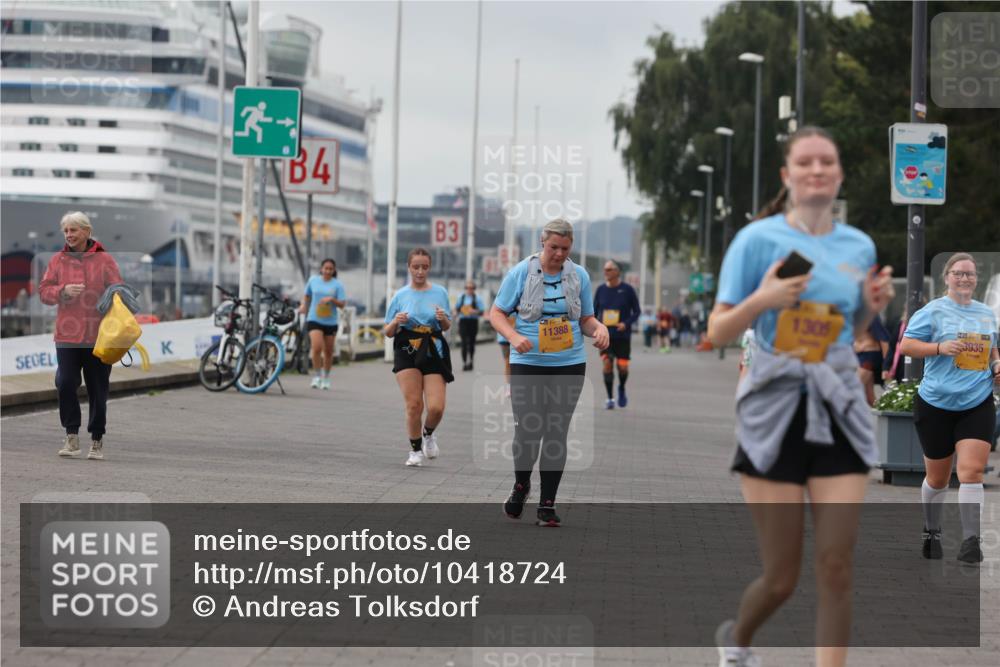 13.09.2026 - Kiel Lauf Andreas Tolksdorf http://msf.ph/oto/10418724 13.09.2026 10:08:34 Kiellinie 4, 3, 11388, 1305, 3935 meine-sportfotos.de
