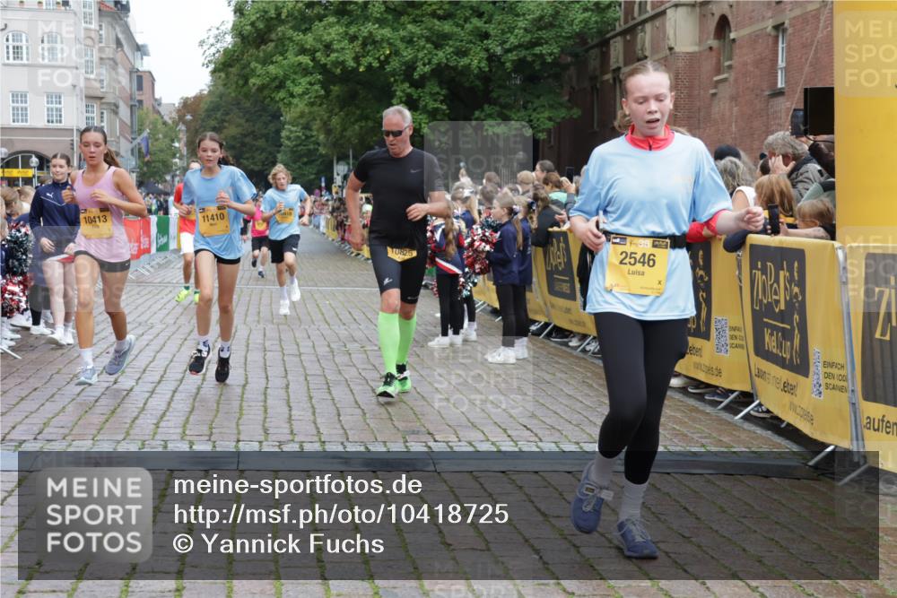 13.09.2026 - Kiel Lauf Yannick Fuchs http://msf.ph/oto/10418725 13.09.2026 09:40:14 Ziel 1120, 2546, 3724, 5081, 9734, 10413, 10418, 10825, 10971, 11410, 12715, 2123, 2510, 3416, 4090, 4605, 4862, 5946, 6209, 8620, 9367, 9782, 10031, 10769, 11034, 12172, 1081, 2284, 2695, 2847, 3694, 4987, 7239, 9351, 9444, 9782, 10303, 10769, 12172 meine-sportfotos.de