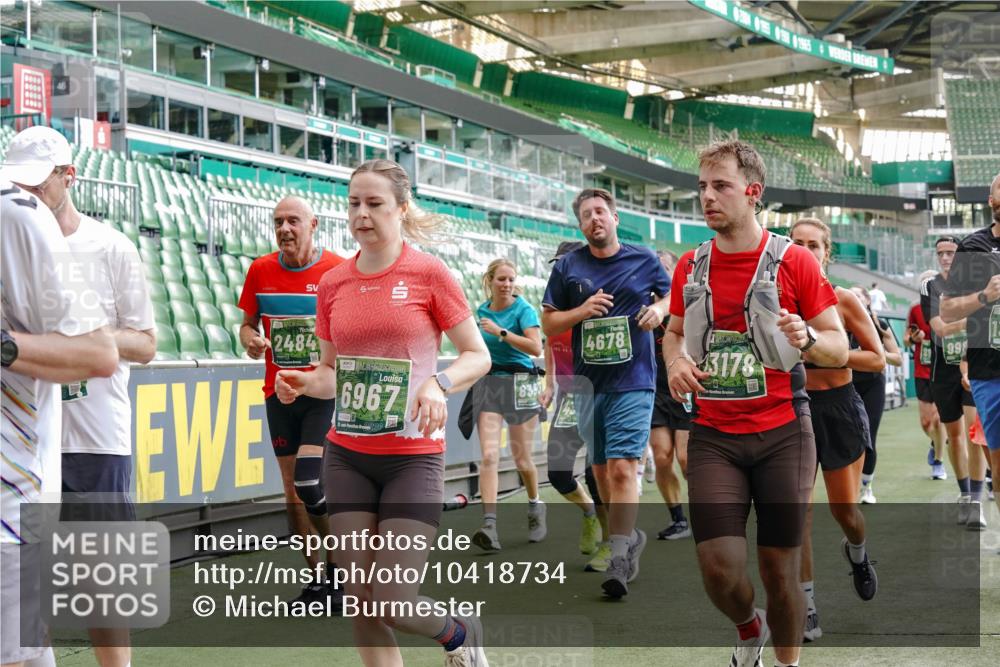 13.09.2026 - 21. swb-Marathon Bremen Michael Burmester http://msf.ph/oto/10418734 13.09.2026 13:20:43 Laufen im Stadion 333, 423, 464, 512, 620, 704, 782, 938, 1066, 1129, 1156, 1158, 1177, 1316, 1409, 1439, 1446, 1676, 1697, 1756, 1808, 1815, 1846, 1916, 2010, 2028, 2064, 2139, 2201, 2240, 2258, 2278, 2315, 2349, 2394, 2395, 2414, 2417, 2437, 2501, 2519, 2533, 2551, 2588, 2626, 2689, 2694, 2695, 2702, 2703, 2722, 2736, 2756, 2793, 2828, 2886, 2954, 3004, 3010, 3017, 3018, 3035, 3036, 3037, 3059, 3070, 3074, 3102, 3116, 3139, 3144, 3243, 3263, 3264, 3310, 3315 meine-sportfotos.de