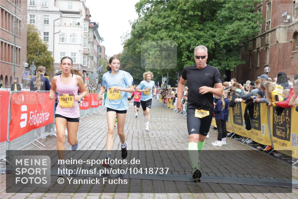 13.09.2026 - Kiel Lauf Yannick Fuchs http://msf.ph/oto/10418737 13.09.2026 09:40:15 Ziel 1120, 2546, 3724, 4987, 5081, 9734, 10413, 10418, 10825, 10971, 11410, 12715, 1120, 2123, 2510, 3416, 4090, 4605, 4862, 5946, 6209, 8620, 9367, 9782, 10031, 10769, 11034, 12172, 1081, 2284, 2695, 2847, 3694, 7239, 11750, 4862, 9351, 9444, 9782, 10303, 10769, 12172 meine-sportfotos.de