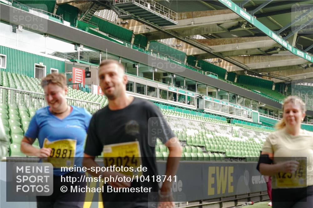 13.09.2026 - 21. swb-Marathon Bremen Michael Burmester http://msf.ph/oto/10418741 13.09.2026 10:43:18 Laufen im Stadion 10002, 10004, 10005, 10148, 10271, 10303, 10325, 10330, 10335, 10361, 10362, 10395, 10396, 10402, 10459, 10474, 10490, 10491, 10513, 10519, 10546, 10557, 10572, 10605, 10606, 10665, 10752, 10756, 10773, 10779, 10784, 10805, 10854, 10880, 10882, 10899, 10900, 10909, 10963, 10977, 10997, 11026, 11027, 11041, 11078, 11084, 11085, 11090, 11097, 11098, 11140, 11173, 11192, 11217, 11264, 11274, 11333, 11337, 11448, 11456, 11461, 11482 meine-sportfotos.de