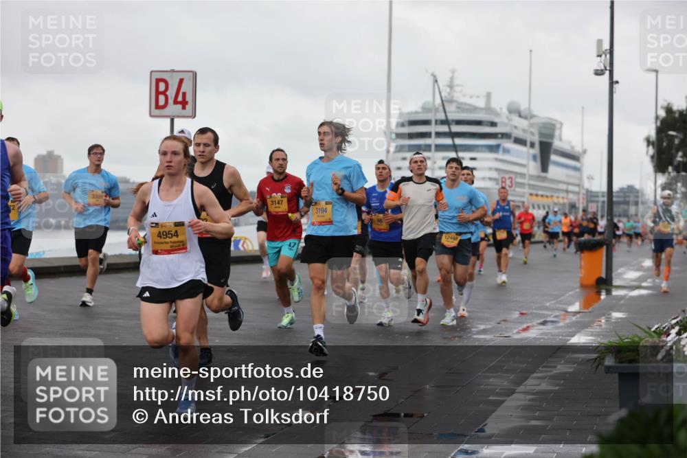 13.09.2026 - Kiel Lauf Andreas Tolksdorf http://msf.ph/oto/10418750 13.09.2026 10:57:12 Kiellinie 3309, 4, 38, 4954, 3147, 3194, 12448 meine-sportfotos.de