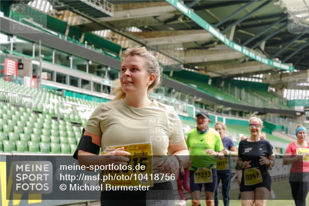 13.09.2026 - 21. swb-Marathon Bremen Michael Burmester http://msf.ph/oto/10418756 13.09.2026 10:43:19 Laufen im Stadion 10002, 10004, 10005, 10148, 10271, 10303, 10325, 10330, 10335, 10361, 10362, 10395, 10396, 10402, 10459, 10474, 10490, 10491, 10513, 10519, 10557, 10572, 10605, 10606, 10665, 10752, 10756, 10773, 10779, 10784, 10805, 10854, 10880, 10882, 10899, 10900, 10909, 10963, 10977, 10997, 11026, 11027, 11041, 11078, 11084, 11085, 11090, 11097, 11098, 11140, 11173, 11192, 11217, 11264, 11274, 11333, 11337, 11355, 11448, 11456, 11461, 11482 meine-sportfotos.de