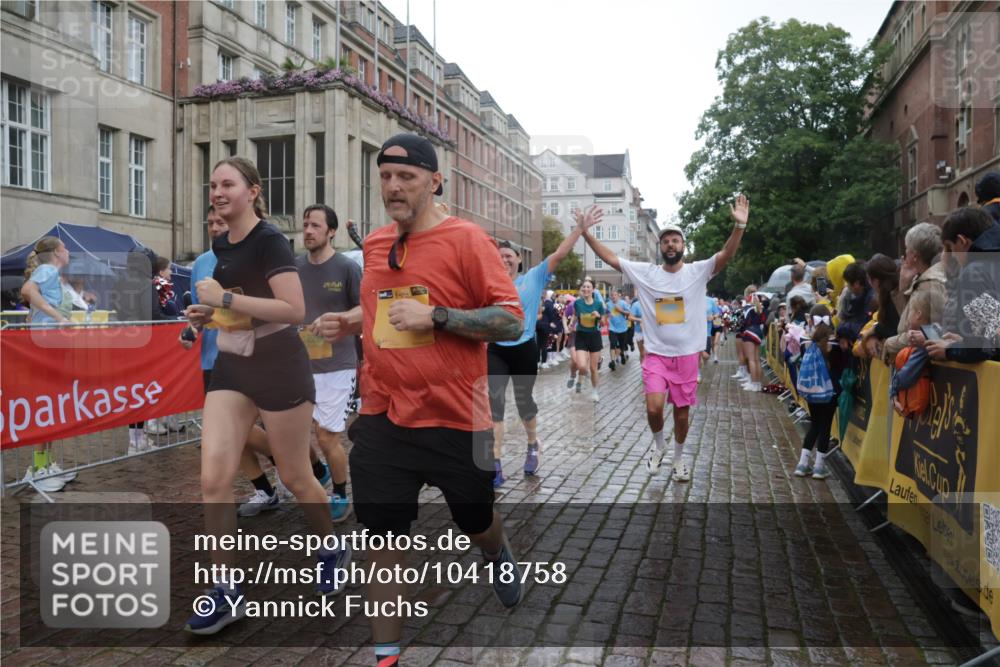 13.09.2026 - Kiel Lauf Yannick Fuchs http://msf.ph/oto/10418758 13.09.2026 10:50:58 Ziel 1442, 2578, 2772, 4106, 4273, 4354, 5992, 6557, 7013, 7314, 7469, 8215, 9092, 9508, 9689, 9798, 11454, 12608, 213, 274, 395, 576, 715, 807, 952, 1124, 1737, 1904, 1921, 1980, 2029, 2521, 2530, 2578, 3032, 3238, 3295, 3737, 3769, 3929, 4279, 4875, 4922, 5100, 5426, 5430, 5549, 5800, 6127, 6666, 6864, 7224, 7229, 7266, 7520, 8105, 8131, 8768, 8848, 9599, 10028, 10029, 10192, 10198, 10391, 10968, 11684, 11960, 12092, 12262, 238, 251, 3214, 3216, 3436 meine-sportfotos.de