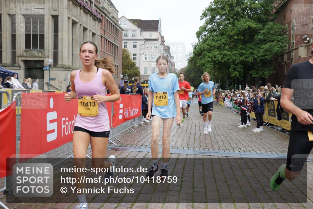 13.09.2026 - Kiel Lauf Yannick Fuchs http://msf.ph/oto/10418759 13.09.2026 09:40:16 Ziel 2284, 2546, 3724, 4987, 5081, 9734, 10413, 10418, 10825, 10971, 11410, 12715, 1120, 2123, 2510, 3416, 4090, 4605, 4862, 5946, 6209, 8620, 9367, 10031, 11034, 1081, 2695, 2847, 3694, 7239, 11750, 4862, 9351, 9444, 9782, 10303, 10769, 12172 meine-sportfotos.de