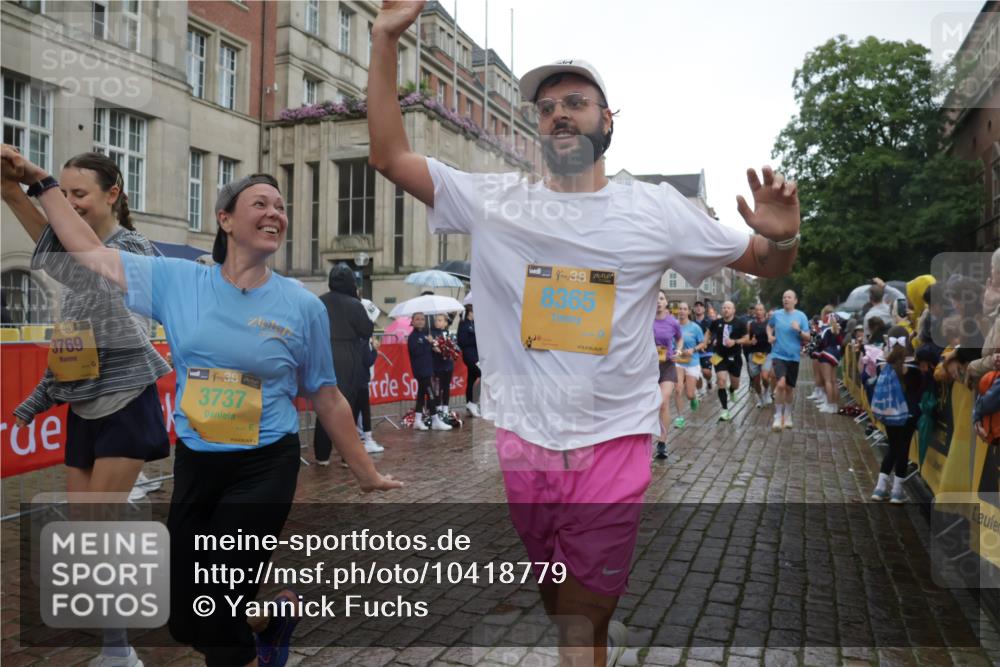 13.09.2026 - Kiel Lauf Yannick Fuchs http://msf.ph/oto/10418779 13.09.2026 10:50:59 Ziel 1442, 2772, 4106, 4273, 4354, 4745, 5992, 6557, 7013, 7314, 7469, 8215, 9092, 9508, 9689, 9798, 11454, 12608, 274, 395, 576, 715, 807, 952, 1124, 1737, 1904, 1921, 1980, 2029, 2521, 2530, 2578, 3032, 3238, 3295, 3737, 3769, 3929, 4279, 4875, 4922, 5100, 5426, 5430, 5549, 5800, 6127, 6666, 6864, 7224, 7229, 7266, 7314, 7520, 8105, 8131, 8768, 8848, 9508, 9599, 9798, 10028, 10029, 10192, 10198, 10391, 10968, 11684, 11960, 12092, 12262, 238, 251, 3214, 3216, 3436 meine-sportfotos.de