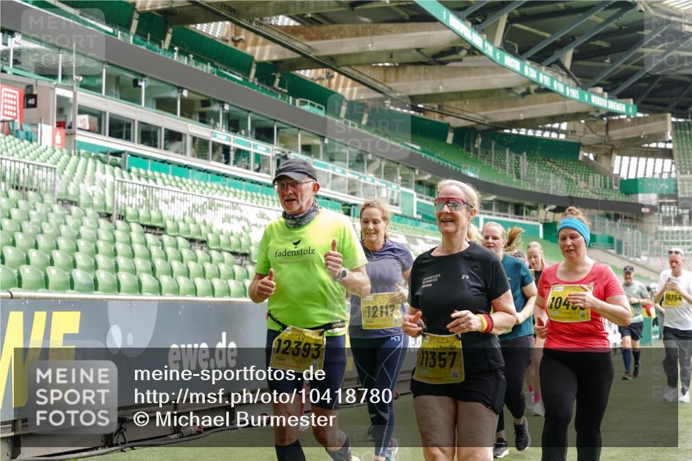 13.09.2026 - 21. swb-Marathon Bremen Michael Burmester http://msf.ph/oto/10418780 13.09.2026 10:43:20 Laufen im Stadion 10002, 10004, 10005, 10148, 10271, 10303, 10325, 10330, 10335, 10361, 10362, 10395, 10396, 10402, 10459, 10474, 10490, 10491, 10513, 10519, 10557, 10572, 10605, 10606, 10665, 10752, 10756, 10773, 10779, 10784, 10805, 10854, 10880, 10882, 10899, 10900, 10909, 10963, 10997, 11026, 11027, 11041, 11078, 11084, 11085, 11090, 11097, 11098, 11140, 11173, 11192, 11217, 11264, 11274, 11333, 11337, 11355, 11448, 11456, 11461, 11482 meine-sportfotos.de