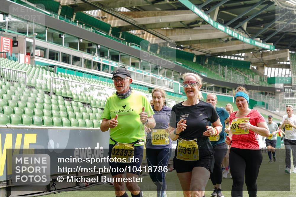 13.09.2026 - 21. swb-Marathon Bremen Michael Burmester http://msf.ph/oto/10418786 13.09.2026 10:43:20 Laufen im Stadion 10002, 10004, 10005, 10148, 10271, 10303, 10325, 10330, 10335, 10361, 10362, 10395, 10396, 10402, 10459, 10474, 10490, 10491, 10513, 10519, 10557, 10572, 10605, 10606, 10665, 10752, 10756, 10773, 10779, 10784, 10805, 10854, 10880, 10882, 10899, 10900, 10909, 10963, 10997, 11026, 11027, 11041, 11078, 11084, 11085, 11090, 11097, 11098, 11140, 11173, 11192, 11217, 11264, 11274, 11333, 11337, 11355, 11448, 11456, 11461, 11482 meine-sportfotos.de