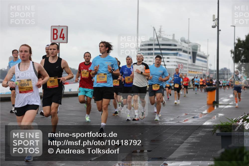 13.09.2026 - Kiel Lauf Andreas Tolksdorf http://msf.ph/oto/10418792 13.09.2026 10:57:13 Kiellinie 4, 1, 38, 4954, 39, 902, 3147, 38, 3194, 9795, 66, 12448, 3 meine-sportfotos.de