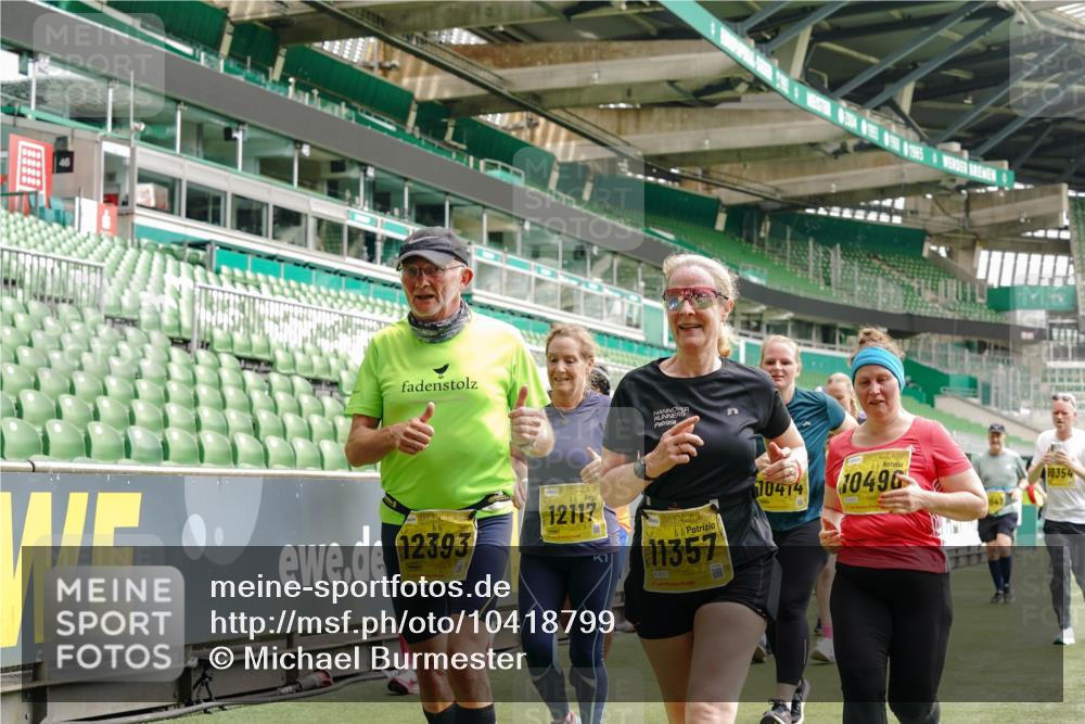 13.09.2026 - 21. swb-Marathon Bremen Michael Burmester http://msf.ph/oto/10418799 13.09.2026 10:43:20 Laufen im Stadion 10002, 10004, 10005, 10148, 10271, 10303, 10325, 10330, 10335, 10361, 10362, 10395, 10396, 10402, 10459, 10474, 10490, 10491, 10513, 10519, 10557, 10572, 10605, 10606, 10665, 10752, 10756, 10773, 10779, 10784, 10805, 10854, 10880, 10882, 10899, 10900, 10909, 10963, 10997, 11026, 11027, 11041, 11078, 11084, 11085, 11090, 11097, 11098, 11140, 11173, 11192, 11217, 11264, 11274, 11333, 11337, 11355, 11448, 11456, 11461, 11482 meine-sportfotos.de