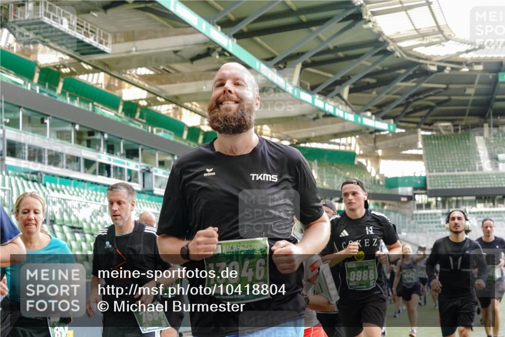 13.09.2026 - 21. swb-Marathon Bremen Michael Burmester http://msf.ph/oto/10418804 13.09.2026 13:20:45 Laufen im Stadion 333, 423, 441, 464, 512, 601, 620, 704, 782, 938, 1066, 1094, 1129, 1156, 1158, 1177, 1316, 1409, 1439, 1446, 1518, 1676, 1697, 1756, 1808, 1815, 1846, 1916, 2010, 2028, 2064, 2139, 2201, 2240, 2258, 2278, 2315, 2349, 2394, 2395, 2414, 2417, 2437, 2501, 2519, 2533, 2551, 2588, 2626, 2689, 2694, 2695, 2702, 2722, 2736, 2756, 2793, 2828, 2886, 2954, 3004, 3010, 3017, 3018, 3035, 3036, 3037, 3059, 3070, 3074, 3102, 3116, 3139, 3144, 3243, 3263, 3264, 3310, 3315 meine-sportfotos.de