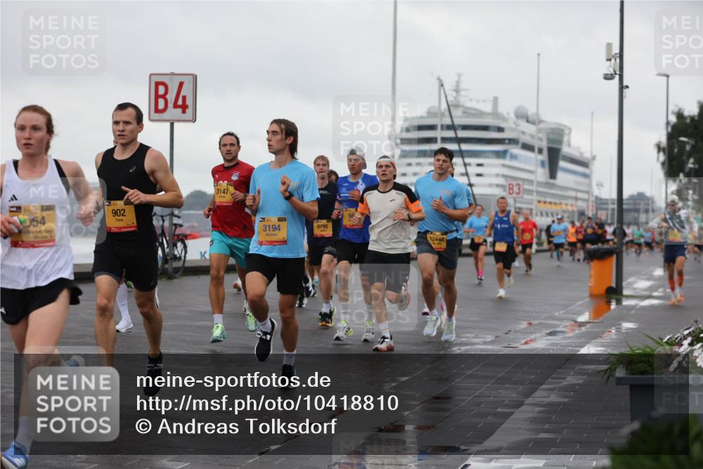 13.09.2026 - Kiel Lauf Andreas Tolksdorf http://msf.ph/oto/10418810 13.09.2026 10:57:13 Kiellinie 54, 4, 902, 3147, 39, 3194, 9795, 12448, 3 meine-sportfotos.de
