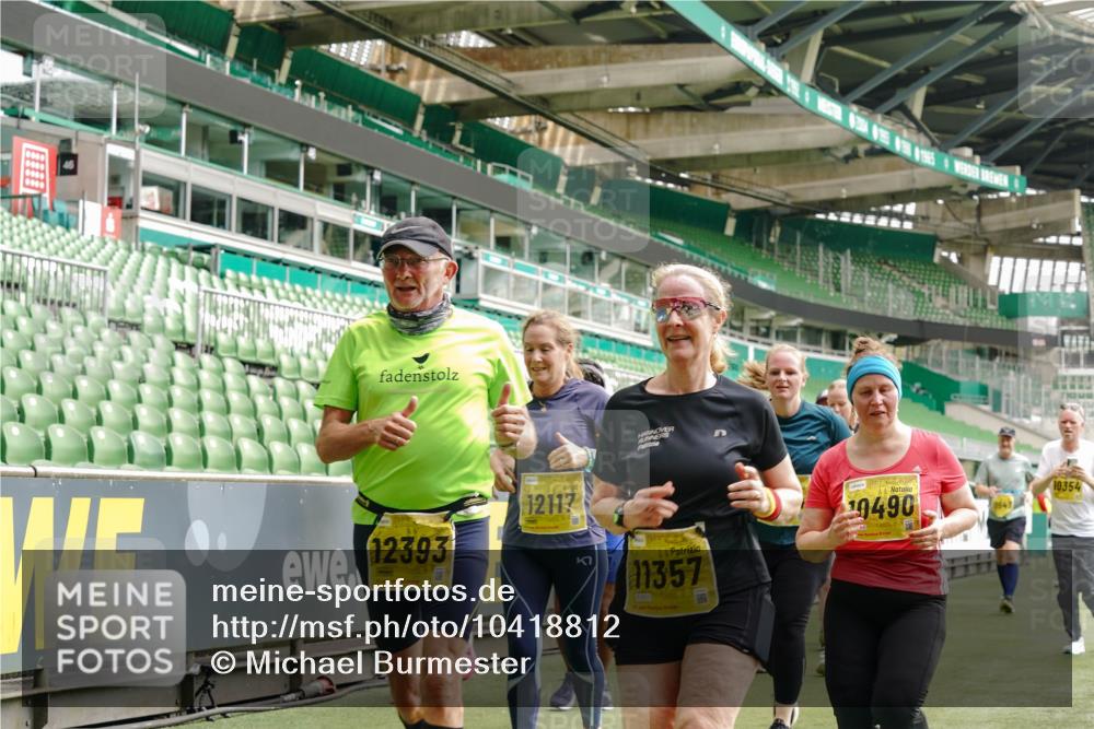 13.09.2026 - 21. swb-Marathon Bremen Michael Burmester http://msf.ph/oto/10418812 13.09.2026 10:43:20 Laufen im Stadion 10002, 10004, 10005, 10148, 10271, 10303, 10325, 10330, 10335, 10361, 10362, 10395, 10396, 10402, 10459, 10474, 10490, 10491, 10513, 10519, 10557, 10572, 10605, 10606, 10665, 10752, 10756, 10773, 10779, 10784, 10805, 10854, 10880, 10882, 10899, 10900, 10909, 10963, 10997, 11026, 11027, 11041, 11078, 11084, 11085, 11090, 11097, 11098, 11140, 11173, 11192, 11217, 11264, 11274, 11333, 11337, 11355, 11448, 11456, 11461, 11482 meine-sportfotos.de