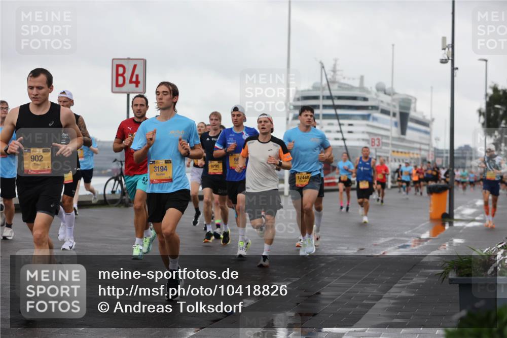13.09.2026 - Kiel Lauf Andreas Tolksdorf http://msf.ph/oto/10418826 13.09.2026 10:57:13 Kiellinie 902, 4, 3194, 9795, 12448, 83 meine-sportfotos.de