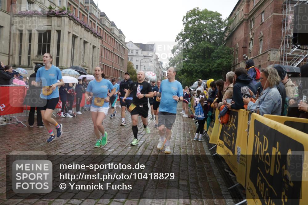13.09.2026 - Kiel Lauf Yannick Fuchs http://msf.ph/oto/10418829 13.09.2026 10:51:01 Ziel 638, 1442, 2730, 2772, 4106, 4273, 4354, 4745, 5992, 5999, 6293, 6557, 7013, 7469, 9092, 9689, 11454, 12608, 395, 576, 715, 807, 952, 1124, 1737, 1904, 1921, 2029, 2521, 2530, 2578, 3032, 3238, 3295, 3929, 4279, 4875, 4922, 5100, 5426, 5430, 5549, 5800, 5992, 6666, 6864, 7224, 7229, 7266, 7314, 7520, 8105, 8131, 8215, 8768, 8848, 9508, 9599, 9798, 10028, 10029, 10192, 10198, 10391, 10968, 11684, 11960, 12092, 12262, 238, 251, 3214, 3216 meine-sportfotos.de