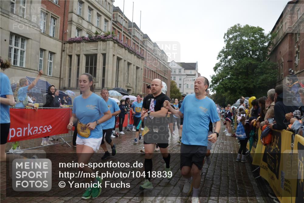 13.09.2026 - Kiel Lauf Yannick Fuchs http://msf.ph/oto/10418839 13.09.2026 10:51:02 Ziel 386, 638, 1442, 2730, 2772, 4106, 4258, 4259, 4273, 4354, 4745, 5999, 6293, 6557, 7013, 7469, 9092, 9689, 10455, 11454, 395, 576, 715, 807, 952, 1124, 1737, 1904, 1921, 2029, 2521, 2530, 2578, 3032, 3238, 3295, 3929, 4279, 4875, 4922, 5100, 5426, 5430, 5549, 5800, 5992, 6666, 6864, 7224, 7229, 7266, 7314, 7520, 8105, 8131, 8215, 8768, 8848, 9508, 9599, 9798, 10028, 10029, 10192, 10198, 10391, 10968, 11684, 11960, 12092, 12262, 238, 251 meine-sportfotos.de