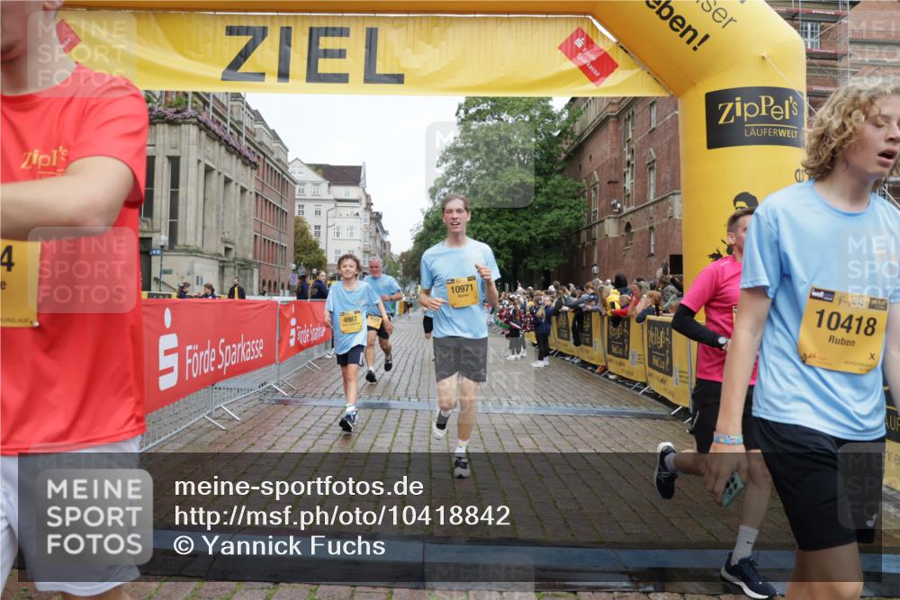 13.09.2026 - Kiel Lauf Yannick Fuchs http://msf.ph/oto/10418842 13.09.2026 09:40:21 Ziel 2284, 2546, 2695, 3694, 3724, 4987, 9734, 10413, 10418, 10825, 10971, 11410, 1120, 2123, 2510, 3416, 4605, 5081, 5946, 6209, 8620, 9367, 10031, 11034, 12715, 1081, 2847, 3552, 6563, 7131, 7239, 7730, 11750, 12225, 2510, 4090, 4605, 4862, 8620, 9367, 9782, 10769, 12172 meine-sportfotos.de
