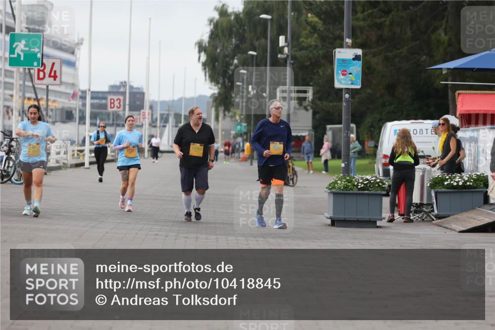 13.09.2026 - Kiel Lauf Andreas Tolksdorf http://msf.ph/oto/10418845 13.09.2026 10:08:49 Kiellinie 4, 3, 2913, 7737, 12343 meine-sportfotos.de