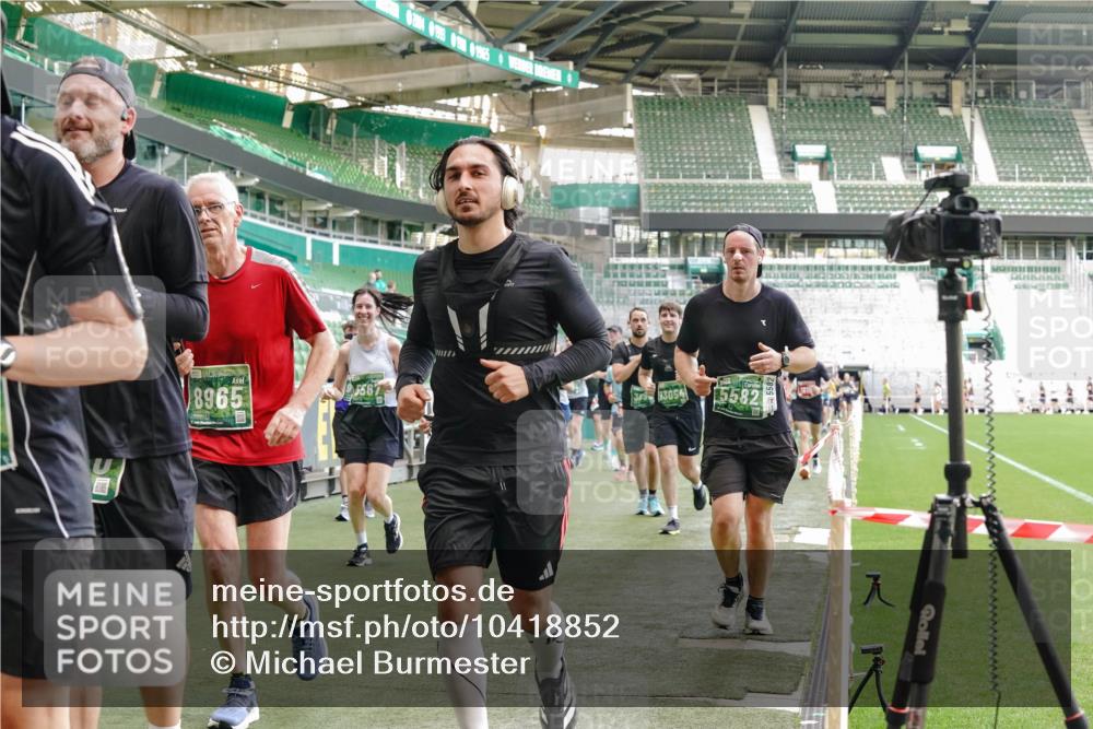 13.09.2026 - 21. swb-Marathon Bremen Michael Burmester http://msf.ph/oto/10418852 13.09.2026 13:20:47 Laufen im Stadion 333, 423, 441, 464, 601, 620, 704, 782, 938, 1066, 1094, 1129, 1156, 1158, 1177, 1316, 1409, 1439, 1446, 1518, 1676, 1697, 1756, 1808, 1815, 1846, 1916, 2010, 2028, 2064, 2139, 2201, 2258, 2278, 2315, 2349, 2394, 2395, 2414, 2417, 2437, 2501, 2519, 2533, 2551, 2588, 2626, 2689, 2694, 2695, 2702, 2722, 2736, 2756, 2793, 2828, 2886, 2954, 3004, 3010, 3017, 3018, 3035, 3036, 3037, 3059, 3070, 3074, 3102, 3116, 3139, 3144, 3243, 3263, 3264, 3310, 3315 meine-sportfotos.de