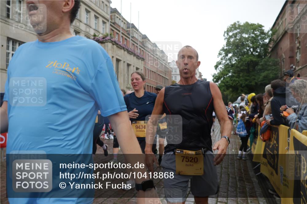13.09.2026 - Kiel Lauf Yannick Fuchs http://msf.ph/oto/10418868 13.09.2026 10:51:03 Ziel 386, 638, 1442, 1758, 2730, 2772, 4106, 4258, 4259, 4273, 4354, 4745, 5999, 6293, 6557, 7013, 7469, 8464, 9092, 9689, 10455, 11281, 11454, 395, 715, 807, 952, 1124, 1737, 1904, 1921, 2029, 2521, 2530, 2578, 3238, 3295, 3929, 4279, 4875, 4922, 5426, 5430, 5549, 5800, 5992, 6666, 6864, 7224, 7229, 7266, 7314, 7520, 8105, 8131, 8215, 8768, 8848, 9508, 9599, 9798, 10028, 10029, 10192, 10198, 10391, 10968, 11684, 11960, 12092, 12262, 238, 251 meine-sportfotos.de