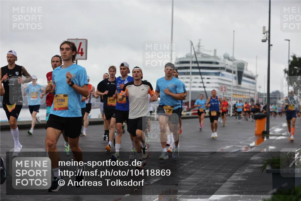 13.09.2026 - Kiel Lauf Andreas Tolksdorf http://msf.ph/oto/10418869 13.09.2026 10:57:14 Kiellinie 38, 3194, 4, 9795, 12448, 3 meine-sportfotos.de