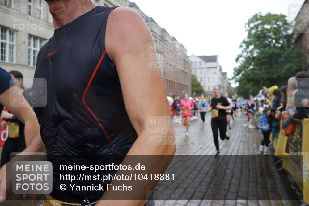 13.09.2026 - Kiel Lauf Yannick Fuchs http://msf.ph/oto/10418881 13.09.2026 10:51:04 Ziel 386, 638, 1442, 1758, 2730, 2772, 3873, 4106, 4258, 4259, 4273, 4354, 4745, 5999, 6293, 6557, 7013, 7469, 8464, 9007, 9092, 9689, 10455, 11281, 11454, 11910, 395, 715, 952, 1124, 1737, 1904, 1921, 2029, 2521, 2530, 2578, 2772, 3238, 3295, 4279, 4875, 4922, 5426, 5430, 5549, 5800, 5992, 6666, 6864, 7224, 7229, 7266, 7314, 7520, 8105, 8131, 8215, 8768, 8848, 9092, 9508, 9599, 9689, 9798, 10028, 10029, 10192, 10198, 10391, 10968, 11454, 11684, 11960, 12092, 12262, 238, 251 meine-sportfotos.de