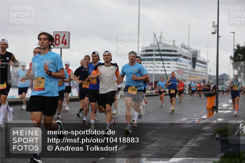 13.09.2026 - Kiel Lauf Andreas Tolksdorf http://msf.ph/oto/10418883 13.09.2026 10:57:14 Kiellinie 20, 3194, 4, 9795, 12448 meine-sportfotos.de