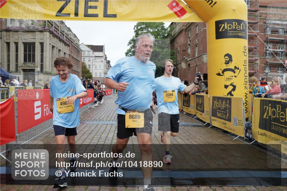 13.09.2026 - Kiel Lauf Yannick Fuchs http://msf.ph/oto/10418890 13.09.2026 09:40:23 Ziel 2284, 2695, 3694, 3724, 4987, 9734, 10413, 10418, 10825, 10971, 11410, 1120, 2123, 2546, 3416, 5081, 5946, 6209, 8620, 10031, 10413, 10825, 11034, 12715, 420, 1081, 2847, 3552, 6563, 7131, 7239, 7730, 10353, 11750, 12225, 2510, 4090, 4605, 4862, 8620, 9367 meine-sportfotos.de