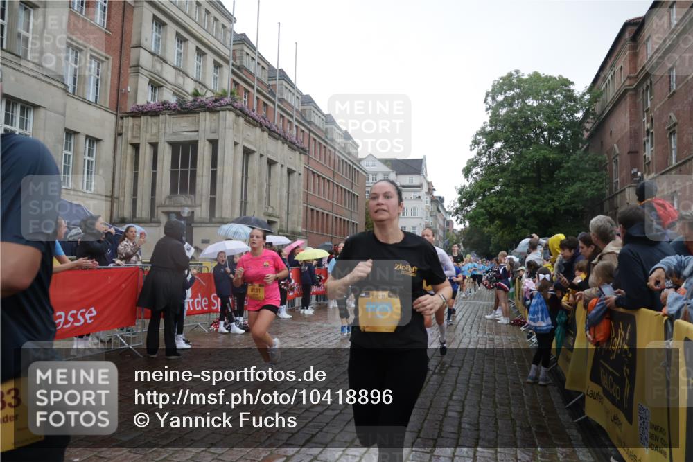 13.09.2026 - Kiel Lauf Yannick Fuchs http://msf.ph/oto/10418896 13.09.2026 10:51:06 Ziel 386, 638, 1442, 1758, 2247, 2730, 3873, 4106, 4258, 4259, 4273, 4745, 5999, 6293, 6557, 7013, 7469, 8464, 9007, 10455, 11281, 11579, 11910, 12823, 395, 715, 1737, 1904, 1921, 2029, 2521, 2530, 2578, 2772, 3238, 3295, 4279, 4354, 4875, 5426, 5430, 5549, 5800, 5992, 6666, 7224, 7229, 7314, 8105, 8131, 8215, 8768, 8848, 9092, 9508, 9599, 9689, 9798, 10028, 10029, 10192, 10198, 10391, 10968, 11454, 11684, 11960, 12092, 12262, 238, 251, 1904, 5800 meine-sportfotos.de