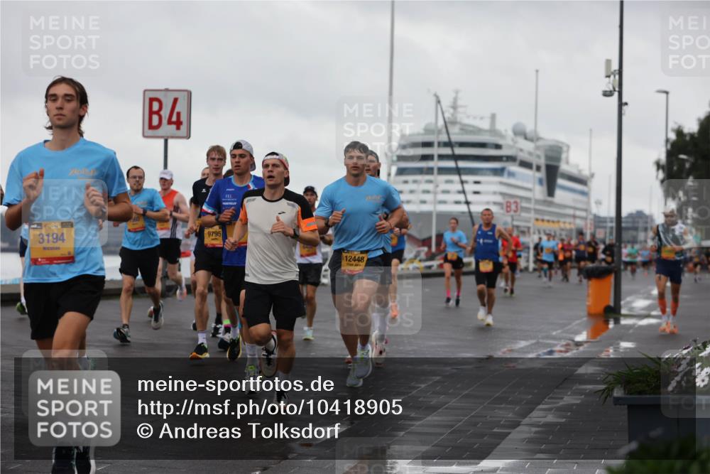 13.09.2026 - Kiel Lauf Andreas Tolksdorf http://msf.ph/oto/10418905 13.09.2026 10:57:14 Kiellinie 4, 3194, 9795, 12448, 3 meine-sportfotos.de