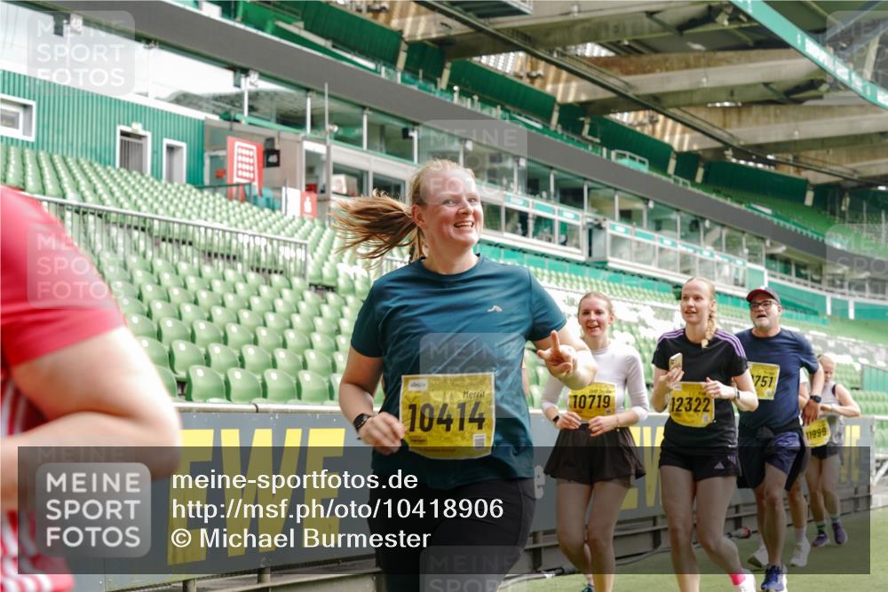 13.09.2026 - 21. swb-Marathon Bremen Michael Burmester http://msf.ph/oto/10418906 13.09.2026 10:43:23 Laufen im Stadion 10002, 10004, 10005, 10148, 10271, 10303, 10325, 10330, 10335, 10361, 10362, 10395, 10396, 10402, 10459, 10474, 10490, 10491, 10513, 10519, 10557, 10572, 10605, 10606, 10629, 10665, 10752, 10756, 10773, 10779, 10784, 10805, 10854, 10880, 10882, 10899, 10900, 10909, 10963, 10997, 11026, 11027, 11041, 11078, 11084, 11085, 11090, 11097, 11098, 11140, 11173, 11192, 11217, 11264, 11274, 11333, 11337, 11355, 11408, 11448, 11456, 11461, 11482 meine-sportfotos.de