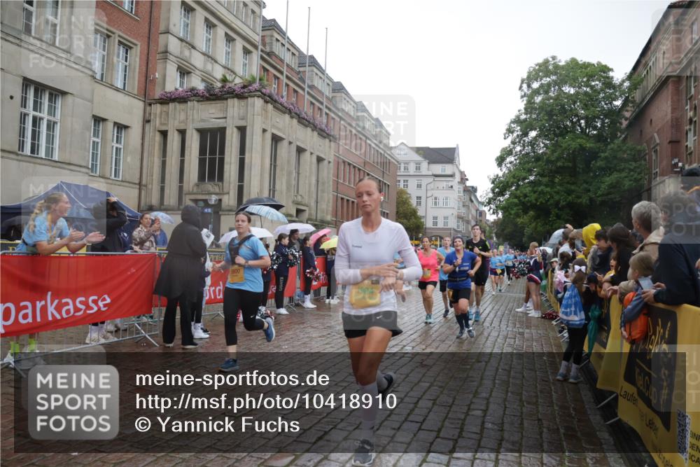 13.09.2026 - Kiel Lauf Yannick Fuchs http://msf.ph/oto/10418910 13.09.2026 10:51:07 Ziel 386, 638, 1442, 1758, 2247, 2730, 3873, 4106, 4258, 4259, 4273, 4745, 5999, 6293, 6557, 7013, 7469, 8464, 9007, 10455, 11154, 11214, 11281, 11579, 11910, 12823, 395, 715, 1737, 1904, 1921, 2029, 2521, 2530, 2578, 2772, 3238, 3295, 4279, 4354, 4875, 5426, 5430, 5800, 5992, 7224, 7229, 7314, 8105, 8131, 8215, 8768, 8848, 9092, 9508, 9599, 9689, 9798, 10028, 10029, 10192, 10198, 10391, 10968, 11454, 11684, 11960, 12092, 12262, 238, 251, 1904, 5800 meine-sportfotos.de