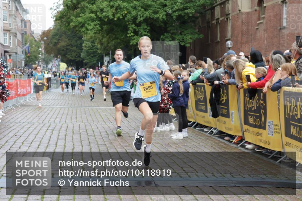 13.09.2026 - Kiel Lauf Yannick Fuchs http://msf.ph/oto/10418919 13.09.2026 09:40:26 Ziel 1081, 2284, 2695, 2847, 3694, 3724, 4987, 9734, 10418, 10971, 1120, 2123, 2546, 3416, 5081, 5946, 6209, 10031, 10413, 10825, 11034, 11410, 12715, 420, 3552, 6563, 7131, 7239, 7730, 10353, 11750, 11792, 12225, 2123, 2510, 4090, 4605, 8620, 9367, 10031, 11034 meine-sportfotos.de