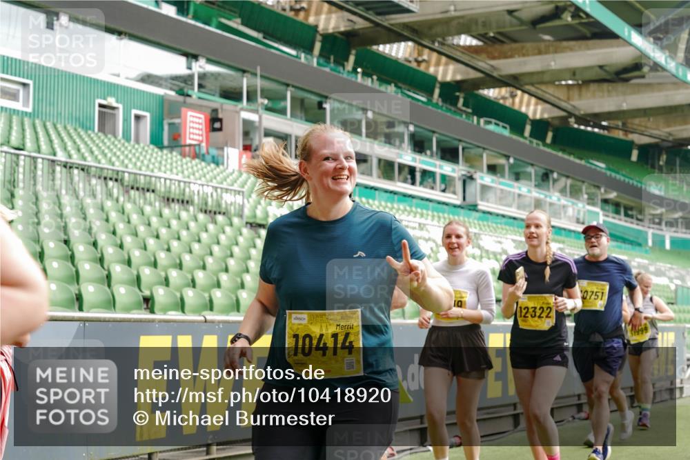 13.09.2026 - 21. swb-Marathon Bremen Michael Burmester http://msf.ph/oto/10418920 13.09.2026 10:43:23 Laufen im Stadion 10002, 10004, 10005, 10148, 10271, 10303, 10325, 10330, 10335, 10361, 10362, 10395, 10396, 10402, 10459, 10474, 10490, 10491, 10513, 10519, 10557, 10572, 10605, 10606, 10629, 10665, 10752, 10756, 10773, 10779, 10784, 10805, 10854, 10880, 10882, 10899, 10900, 10909, 10963, 10997, 11026, 11027, 11041, 11078, 11084, 11085, 11090, 11097, 11098, 11140, 11173, 11192, 11217, 11264, 11274, 11333, 11337, 11355, 11408, 11448, 11456, 11461, 11482 meine-sportfotos.de