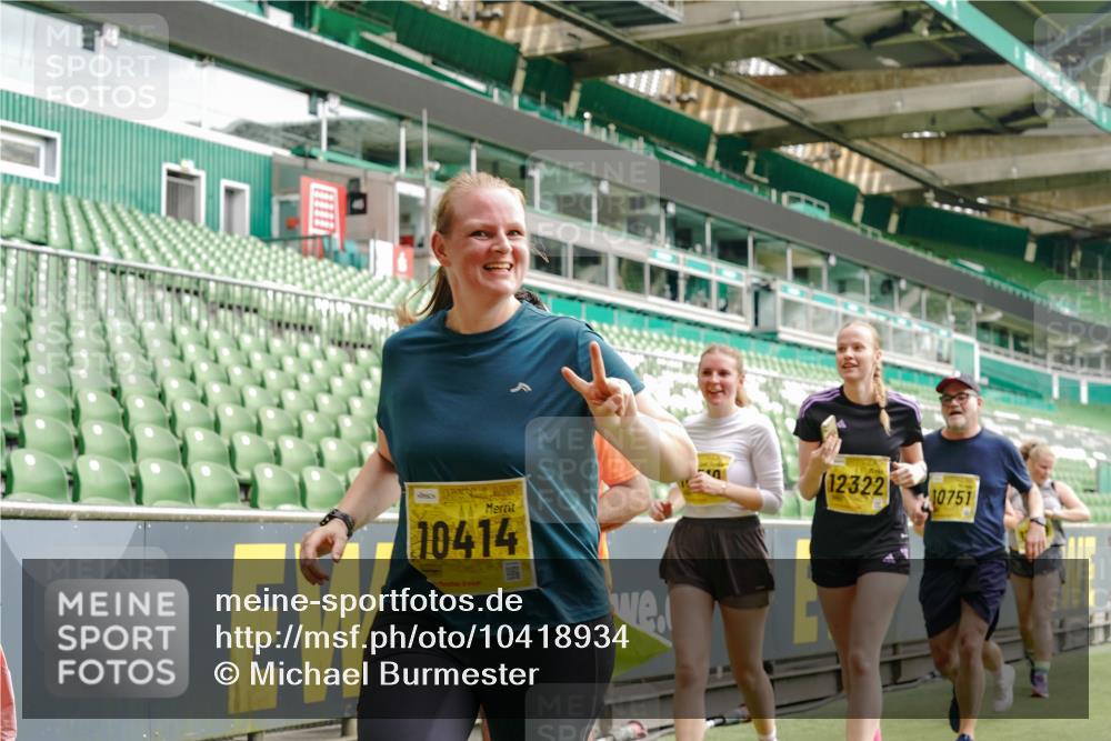 13.09.2026 - 21. swb-Marathon Bremen Michael Burmester http://msf.ph/oto/10418934 13.09.2026 10:43:23 Laufen im Stadion 10002, 10004, 10005, 10148, 10271, 10303, 10325, 10330, 10335, 10361, 10362, 10395, 10396, 10402, 10459, 10474, 10490, 10491, 10513, 10519, 10557, 10572, 10605, 10606, 10629, 10665, 10752, 10756, 10773, 10779, 10784, 10805, 10854, 10880, 10882, 10899, 10900, 10909, 10963, 10997, 11026, 11027, 11041, 11078, 11084, 11085, 11090, 11097, 11098, 11140, 11173, 11192, 11217, 11264, 11274, 11333, 11337, 11355, 11408, 11448, 11456, 11461, 11482 meine-sportfotos.de