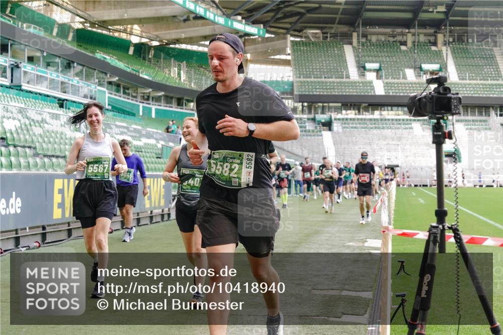 13.09.2026 - 21. swb-Marathon Bremen Michael Burmester http://msf.ph/oto/10418940 13.09.2026 13:20:49 Laufen im Stadion 333, 423, 441, 464, 601, 620, 704, 782, 938, 1066, 1094, 1129, 1156, 1158, 1177, 1316, 1409, 1439, 1446, 1518, 1676, 1697, 1756, 1808, 1815, 1846, 1916, 2010, 2028, 2064, 2139, 2201, 2258, 2278, 2315, 2349, 2394, 2395, 2414, 2417, 2437, 2501, 2519, 2533, 2551, 2588, 2626, 2694, 2695, 2702, 2722, 2736, 2756, 2793, 2828, 2886, 2954, 3004, 3010, 3017, 3018, 3035, 3036, 3037, 3059, 3070, 3074, 3102, 3116, 3139, 3144, 3243, 3263, 3264, 3310, 3315 meine-sportfotos.de