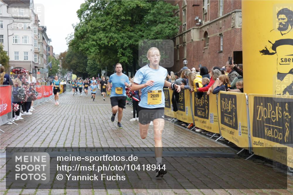13.09.2026 - Kiel Lauf Yannick Fuchs http://msf.ph/oto/10418944 13.09.2026 09:40:27 Ziel 1081, 2284, 2695, 2847, 3694, 3724, 4987, 7239, 9734, 10418, 10971, 1120, 2123, 2546, 3416, 3724, 5081, 5946, 6209, 10031, 10413, 10418, 10825, 11034, 11410, 12715, 420, 3552, 6563, 7131, 7730, 10353, 11750, 11792, 12225, 2123, 2510, 4090, 4605, 8620, 9367, 10031, 11034 meine-sportfotos.de