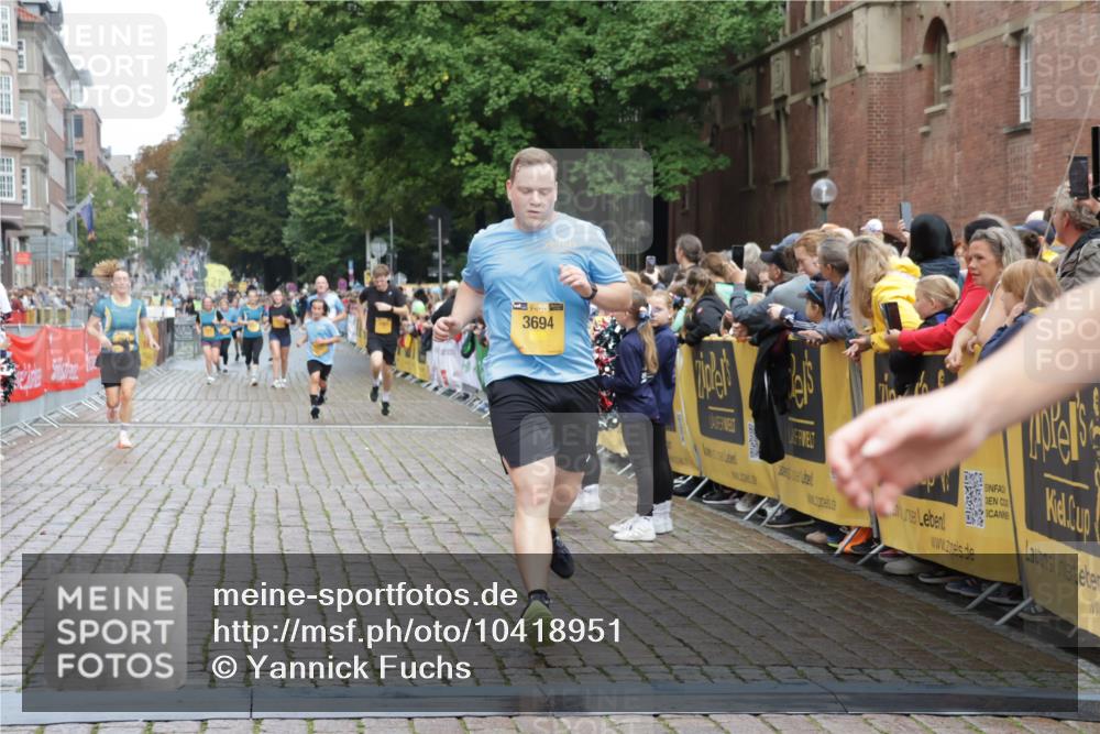 13.09.2026 - Kiel Lauf Yannick Fuchs http://msf.ph/oto/10418951 13.09.2026 09:40:27 Ziel 1081, 2284, 2695, 2847, 3694, 3724, 4987, 7239, 9734, 10418, 10971, 1120, 2123, 2546, 3416, 3724, 5081, 5946, 6209, 10031, 10413, 10418, 10825, 11034, 11410, 12715, 420, 3552, 6563, 7131, 7730, 10353, 11750, 11792, 12225, 2123, 2510, 4090, 4605, 8620, 9367, 10031, 11034 meine-sportfotos.de