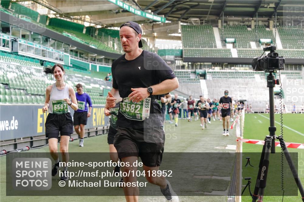 13.09.2026 - 21. swb-Marathon Bremen Michael Burmester http://msf.ph/oto/10418952 13.09.2026 13:20:49 Laufen im Stadion 333, 423, 441, 464, 601, 620, 704, 782, 938, 1066, 1094, 1129, 1156, 1158, 1177, 1316, 1409, 1439, 1446, 1518, 1676, 1697, 1756, 1808, 1815, 1846, 1916, 2010, 2028, 2064, 2139, 2201, 2258, 2278, 2315, 2349, 2394, 2395, 2414, 2417, 2437, 2501, 2519, 2533, 2551, 2588, 2626, 2694, 2695, 2702, 2722, 2736, 2756, 2793, 2828, 2886, 2954, 3004, 3010, 3017, 3018, 3035, 3036, 3037, 3059, 3070, 3074, 3102, 3116, 3139, 3144, 3243, 3263, 3264, 3310, 3315 meine-sportfotos.de