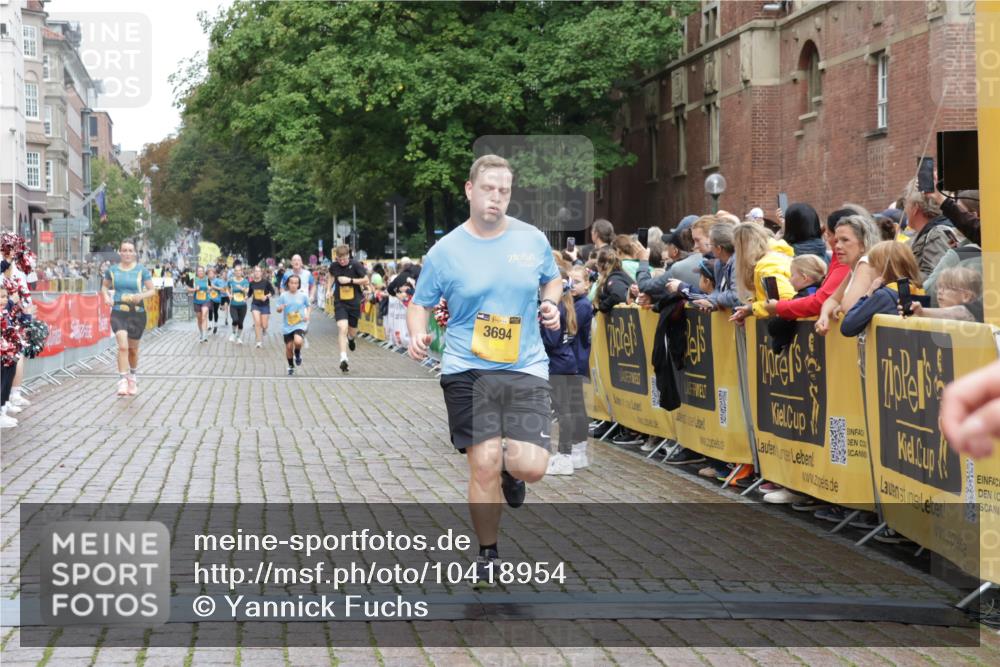 13.09.2026 - Kiel Lauf Yannick Fuchs http://msf.ph/oto/10418954 13.09.2026 09:40:28 Ziel 1081, 2284, 2695, 2847, 3694, 4987, 7239, 9734, 10971, 1120, 2123, 2546, 3416, 3724, 5081, 5946, 6209, 9734, 10031, 10413, 10418, 10825, 11034, 11410, 12715, 420, 3552, 6563, 7131, 7730, 10353, 11750, 11792, 12225, 2123, 2510, 4605, 6209, 8620, 9367, 10031, 11034 meine-sportfotos.de