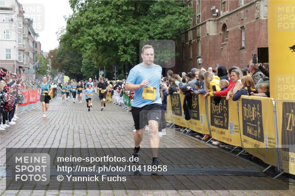 13.09.2026 - Kiel Lauf Yannick Fuchs http://msf.ph/oto/10418958 13.09.2026 09:40:28 Ziel 1081, 2284, 2695, 2847, 3694, 4987, 7239, 9734, 10971, 1120, 2123, 2546, 3416, 3724, 5081, 5946, 6209, 9734, 10031, 10413, 10418, 10825, 11034, 11410, 12715, 420, 3552, 6563, 7131, 7730, 10353, 11750, 11792, 12225, 2123, 2510, 4605, 6209, 8620, 9367, 10031, 11034 meine-sportfotos.de