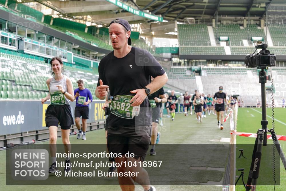 13.09.2026 - 21. swb-Marathon Bremen Michael Burmester http://msf.ph/oto/10418967 13.09.2026 13:20:49 Laufen im Stadion 333, 423, 441, 464, 601, 620, 704, 782, 938, 1066, 1094, 1129, 1156, 1158, 1177, 1316, 1409, 1439, 1446, 1518, 1676, 1697, 1756, 1808, 1815, 1846, 1916, 2010, 2028, 2064, 2139, 2201, 2258, 2278, 2315, 2349, 2394, 2395, 2414, 2417, 2437, 2501, 2519, 2533, 2551, 2588, 2626, 2694, 2695, 2702, 2722, 2736, 2756, 2793, 2828, 2886, 2954, 3004, 3010, 3017, 3018, 3035, 3036, 3037, 3059, 3070, 3074, 3102, 3116, 3139, 3144, 3243, 3263, 3264, 3310, 3315 meine-sportfotos.de