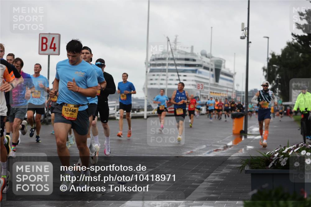13.09.2026 - Kiel Lauf Andreas Tolksdorf http://msf.ph/oto/10418971 13.09.2026 10:57:15 Kiellinie 4833, 4, 3, 138, 12448 meine-sportfotos.de