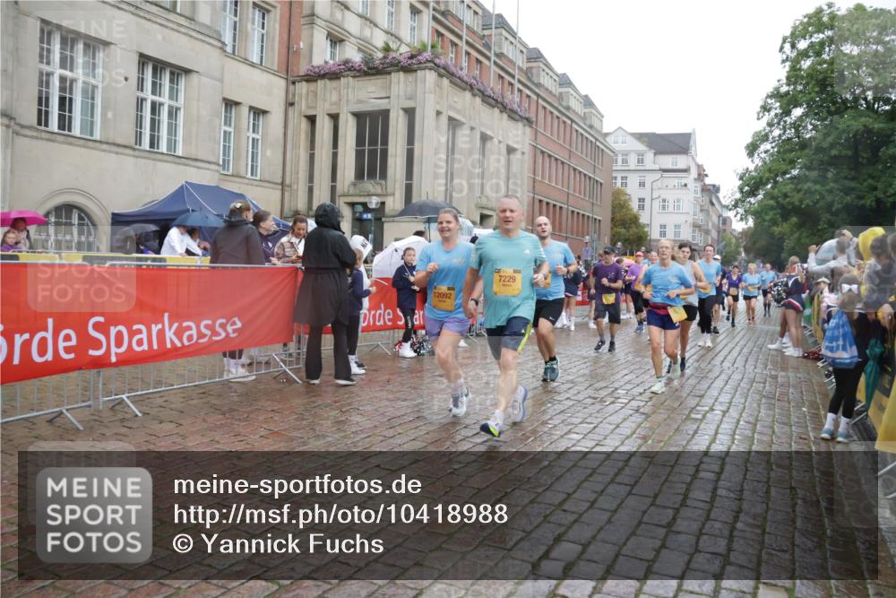13.09.2026 - Kiel Lauf Yannick Fuchs http://msf.ph/oto/10418988 13.09.2026 10:51:11 Ziel 251, 260, 386, 638, 1758, 2247, 2672, 2730, 3873, 4106, 4258, 4259, 4271, 4273, 4745, 5525, 5999, 6293, 6948, 7469, 8464, 9007, 9742, 10455, 11154, 11214, 11281, 11579, 11910, 12823, 715, 1442, 2029, 2521, 2578, 2772, 3238, 3295, 4279, 4354, 4875, 5426, 5430, 5992, 6557, 7013, 7224, 7229, 7314, 8105, 8215, 8768, 8848, 9092, 9508, 9599, 9689, 9798, 10028, 10029, 10192, 10198, 10391, 10968, 11454, 11684, 11960, 12092, 12262, 238, 1904, 5800 meine-sportfotos.de