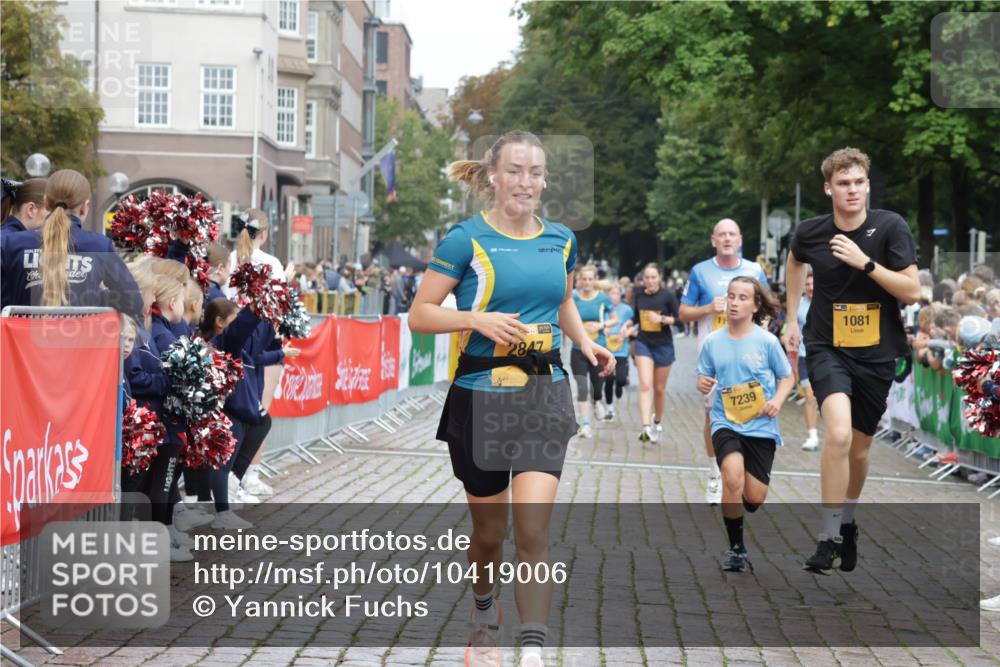 13.09.2026 - Kiel Lauf Yannick Fuchs http://msf.ph/oto/10419006 13.09.2026 09:40:31 Ziel 1081, 2284, 2695, 2847, 3694, 7239, 11750, 1120, 2284, 2546, 3416, 3724, 4987, 5081, 5946, 6209, 9734, 10413, 10418, 10825, 10971, 11410, 12715, 420, 1630, 3552, 6563, 7131, 7730, 9578, 10353, 11792, 12225, 2123, 6209, 8620, 10031, 11034 meine-sportfotos.de