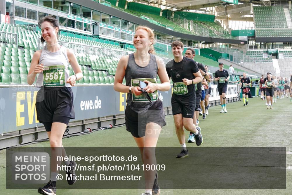 13.09.2026 - 21. swb-Marathon Bremen Michael Burmester http://msf.ph/oto/10419009 13.09.2026 13:20:50 Laufen im Stadion 423, 441, 464, 601, 620, 704, 782, 938, 1066, 1094, 1129, 1156, 1158, 1177, 1316, 1409, 1439, 1446, 1518, 1676, 1697, 1756, 1808, 1815, 1846, 1916, 2010, 2028, 2064, 2139, 2201, 2258, 2278, 2315, 2349, 2394, 2395, 2414, 2417, 2437, 2501, 2519, 2533, 2551, 2588, 2626, 2694, 2695, 2702, 2722, 2736, 2756, 2793, 2828, 2886, 2954, 3004, 3010, 3017, 3018, 3022, 3035, 3036, 3037, 3059, 3070, 3074, 3102, 3116, 3139, 3144, 3243, 3263, 3264, 3310, 3315 meine-sportfotos.de