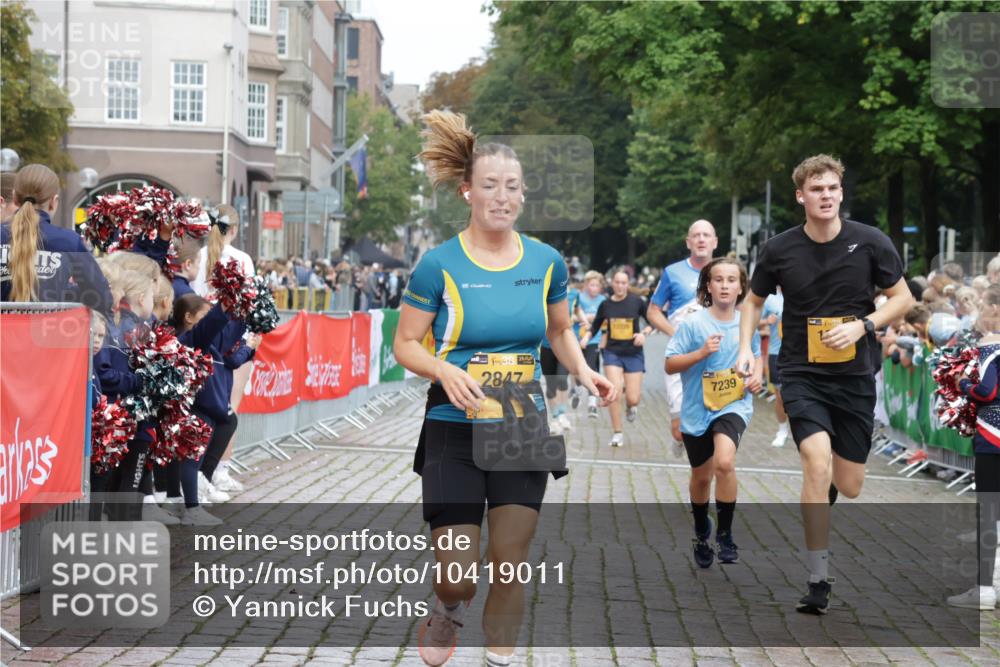 13.09.2026 - Kiel Lauf Yannick Fuchs http://msf.ph/oto/10419011 13.09.2026 09:40:31 Ziel 1081, 2284, 2695, 2847, 3694, 7239, 11750, 1120, 2284, 2546, 3416, 3724, 4987, 5081, 5946, 6209, 9734, 10413, 10418, 10825, 10971, 11410, 12715, 420, 1630, 3552, 6563, 7131, 7730, 9578, 10353, 11792, 12225, 2123, 6209, 8620, 10031, 11034 meine-sportfotos.de